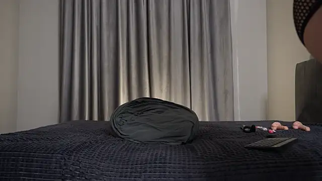 Snapshot of Nik_Sharp chatting on March 22, 4:10 pm Nik Sharp online show from March 22, 4:10 pm