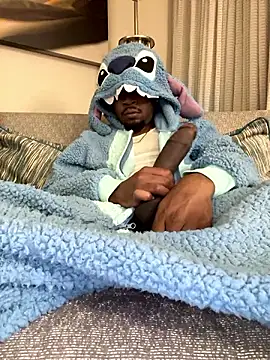 Snapshot of MobyDxck chatting on December 2, 6:20 am MobyDxck online show from December 2, 6:20 am