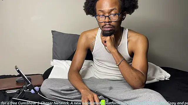 MobyDxck online show from March 11, 8:20 am