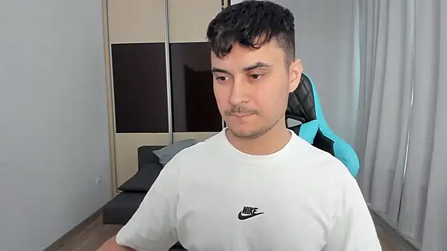 MatMalonne online show from December 18, 1:17 pm