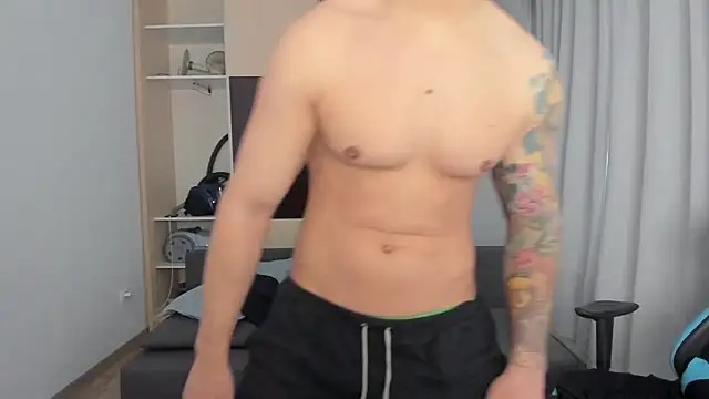 Snapshot of MatMalonne chatting on December 23, 7:28 am MatMalonne online show from December 23, 7:28 am