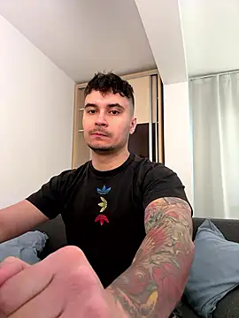 Snapshot of MatMalonne chatting on January 9, 7:22 am MatMalonne online show from January 9, 7:22 am