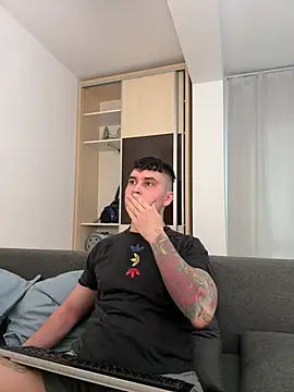 Snapshot of MatMalonne chatting on January 10, 10:39 am MatMalonne online show from January 10, 10:39 am