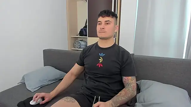 Snapshot of MatMalonne chatting on January 14, 11:27 am MatMalonne online show from January 14, 11:27 am