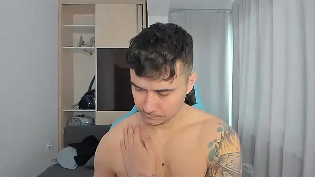 Snapshot of MatMalonne chatting on January 15, 7:02 am MatMalonne online show from January 15, 7:02 am