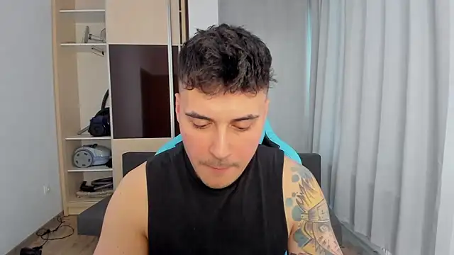 Snapshot of MatMalonne chatting on February 3, 1:38 pm MatMalonne online show from February 3, 1:38 pm