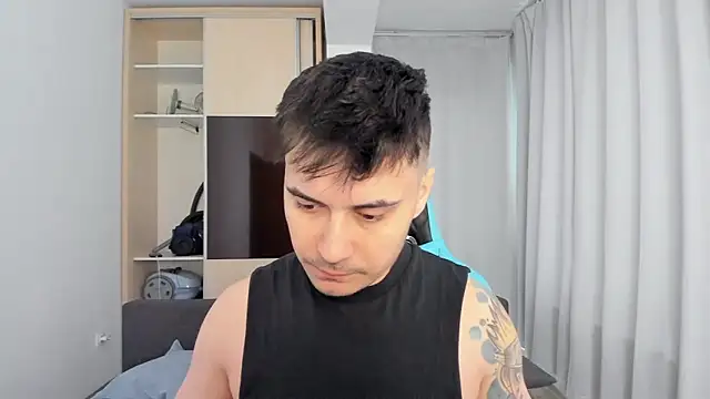 Snapshot of MatMalonne chatting on February 4, 7:25 am MatMalonne online show from February 4, 7:25 am