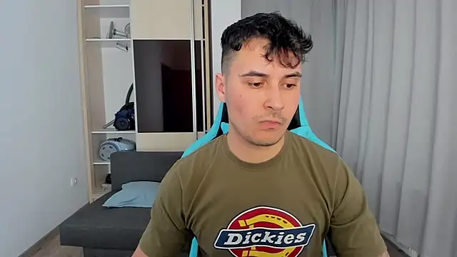 Snapshot of MatMalonne chatting on February 8, 1:14 pm MatMalonne online show from February 8, 1:14 pm