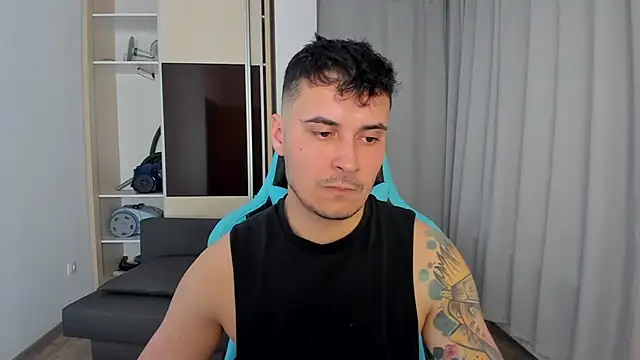 Snapshot of MatMalonne chatting on February 15, 2:03 pm MatMalonne online show from February 15, 2:03 pm