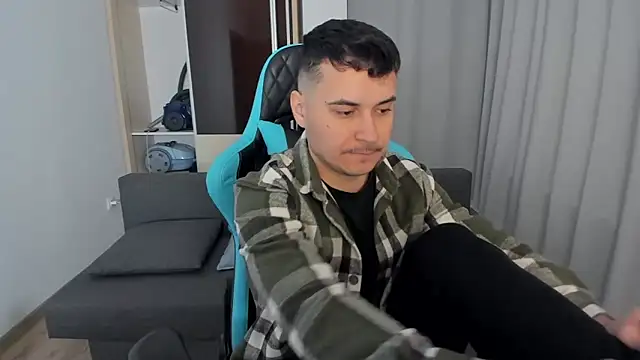 Snapshot of MatMalonne chatting on February 16, 5:58 am MatMalonne online show from February 16, 5:58 am