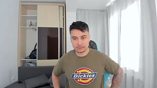 Snapshot of MatMalonne chatting on February 27, 6:35 am MatMalonne online show from February 27, 6:35 am