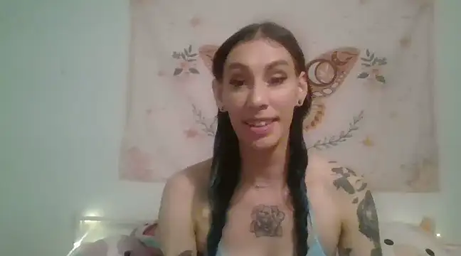 averietheangel online show from March 2, 7:02 pm