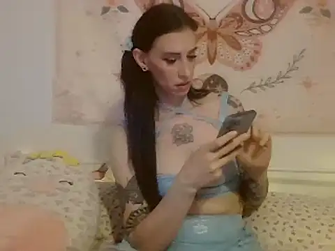 averietheangel online show from March 13, 6:56 pm