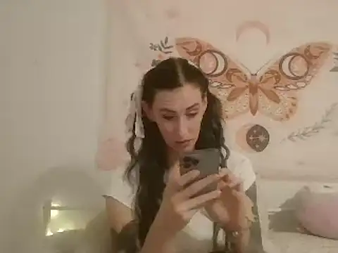 averietheangel online show from March 21, 9:01 pm