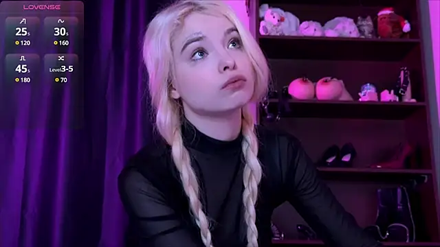 MisssLola online show from December 16, 1:32 pm