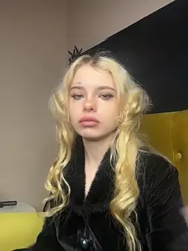 MisssLola online show from November 23, 12:49 pm