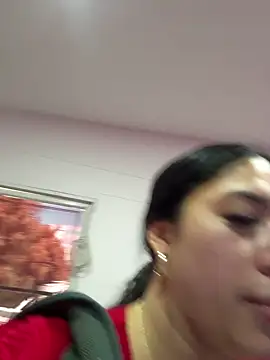 kiim taaylor online show from September 9, 3:33 pm