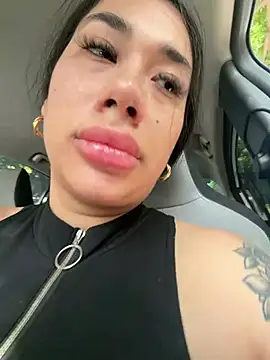 Snapshot of kiim_taaylor chatting on June 2, 1:35 pm kiim taaylor online show from June 2, 1:35 pm