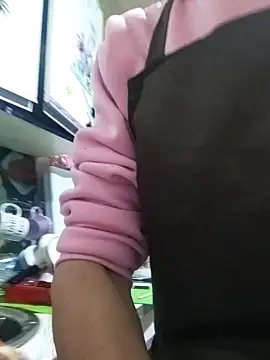 SweetLeila40 online show from April 2, 5:10 pm