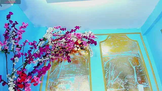 melaniecooperr online show from March 29, 2:22 am