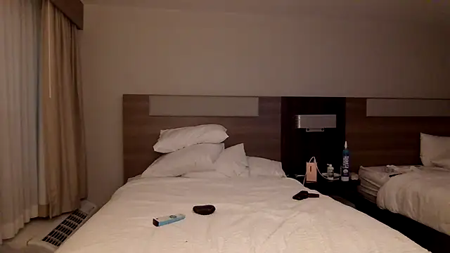 DamienSliick online show from April 16, 7:42 am