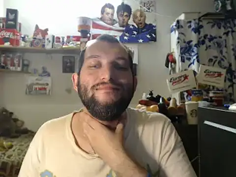 Snapshot of BISEXGOOD777 chatting on June 23, 12:08 am BISEXGOOD777 online show from June 23, 12:08 am