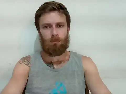 Snapshot of SkullTatto chatting on February 4, 6:03 pm SkullTatto online show from February 4, 6:03 pm