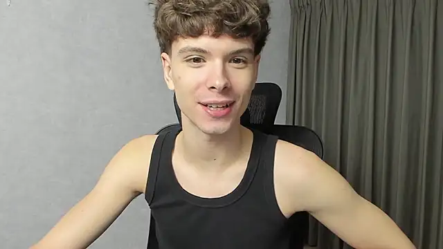 Snapshot of calvin_love_you chatting on February 28, 5:14 pm calvin love you online show from February 28, 5:14 pm