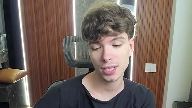 calvin love you online show from April 5, 5:10 pm