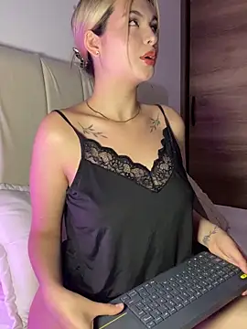 Odett  online show from October 21, 2:45 am