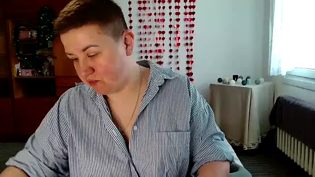 Snapshot of Annet1912 chatting on February 8, 11:33 am Annet1912 online show from February 8, 11:33 am