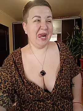 Snapshot of Annet1912 chatting on June 3, 8:06 am Annet1912 online show from June 3, 8:06 am