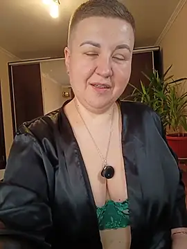 Snapshot of Annet1912 chatting on July 6, 12:35 pm Annet1912 online show from July 6, 12:35 pm