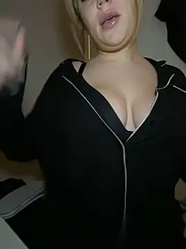 Snapshot of lilylush24 chatting on January 7, 8:03 am lilylush24 online show from January 7, 8:03 am