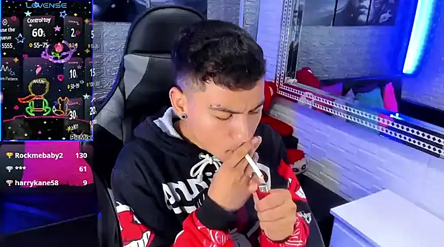 Snapshot of salvadorgomezx chatting on December 6, 11:25 pm salvadorgomezx online show from December 6, 11:25 pm