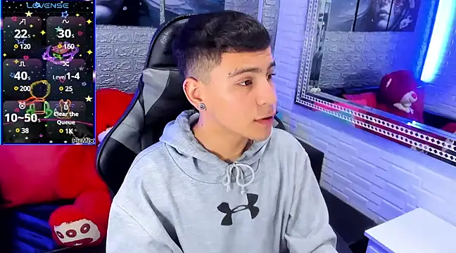 Snapshot of salvadorgomezx chatting on December 9, 1:18 am salvadorgomezx online show from December 9, 1:18 am