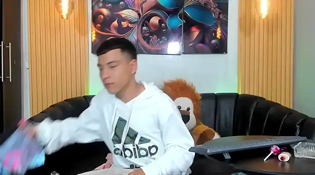 Snapshot of salvadorgomezx chatting on December 21, 1:10 pm salvadorgomezx online show from December 21, 1:10 pm