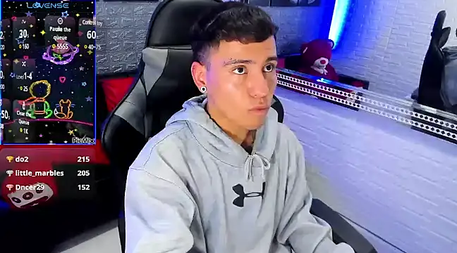 Snapshot of salvadorgomezx chatting on December 26, 5:15 am salvadorgomezx online show from December 26, 5:15 am