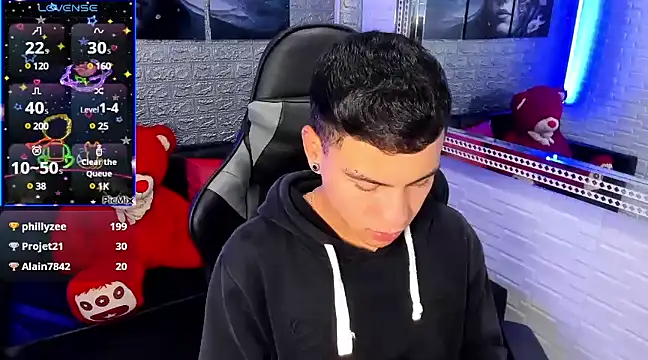 Snapshot of salvadorgomezx chatting on December 28, 5:33 am salvadorgomezx online show from December 28, 5:33 am