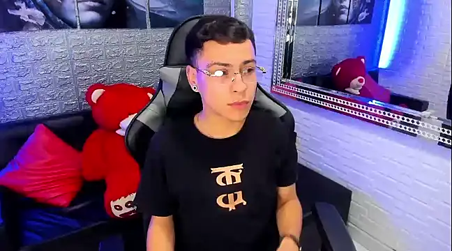 Snapshot of salvadorgomezx chatting on January 9, 1:13 pm salvadorgomezx online show from January 9, 1:13 pm