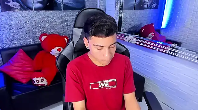 Snapshot of salvadorgomezx chatting on January 13, 7:31 pm salvadorgomezx online show from January 13, 7:31 pm