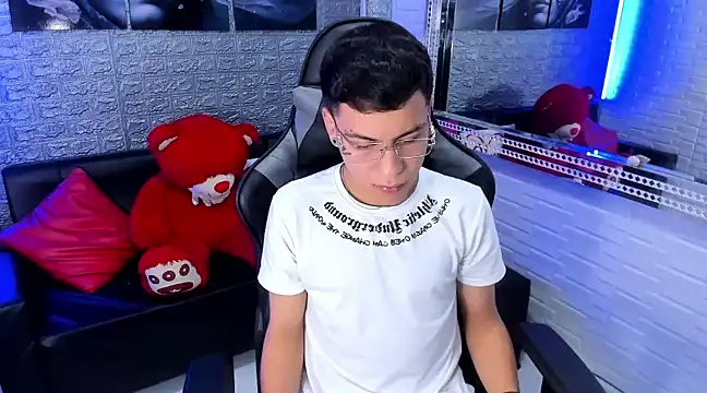 Snapshot of salvadorgomezx chatting on January 14, 7:53 pm salvadorgomezx online show from January 14, 7:53 pm