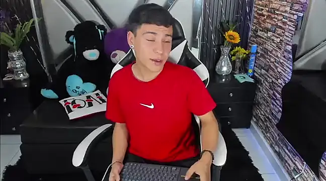 Snapshot of salvadorgomezx chatting on January 21, 11:03 am salvadorgomezx online show from January 21, 11:03 am