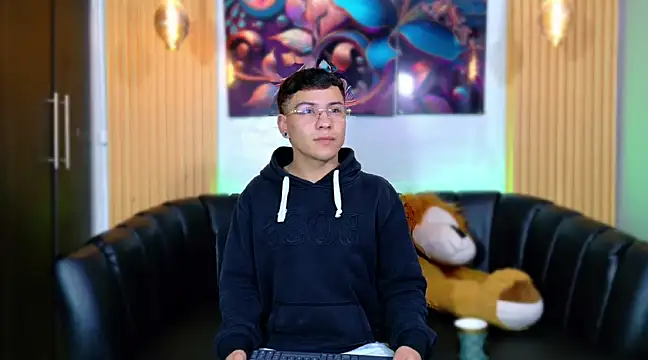 Snapshot of salvadorgomezx chatting on February 6, 5:25 am salvadorgomezx online show from February 6, 5:25 am