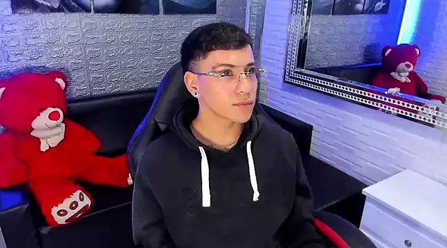 Snapshot of salvadorgomezx chatting on February 9, 9:37 am salvadorgomezx online show from February 9, 9:37 am