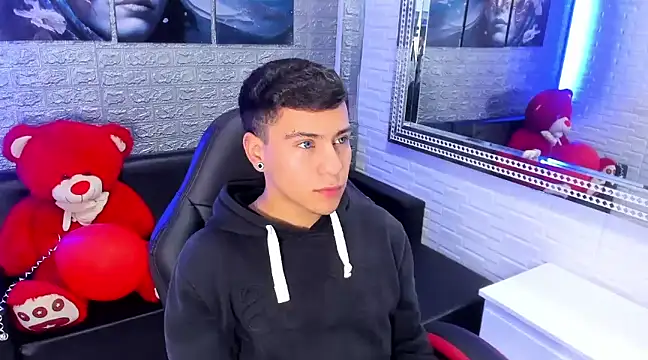 Snapshot of salvadorgomezx chatting on February 16, 4:09 am salvadorgomezx online show from February 16, 4:09 am