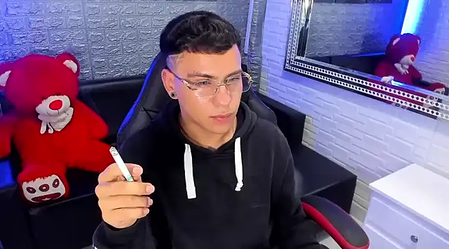 Snapshot of salvadorgomezx chatting on February 18, 6:15 am salvadorgomezx online show from February 18, 6:15 am