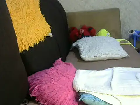 Snapshot of Soft_gal12 chatting on March 11, 6:10 am Soft gal12 online show from March 11, 6:10 am