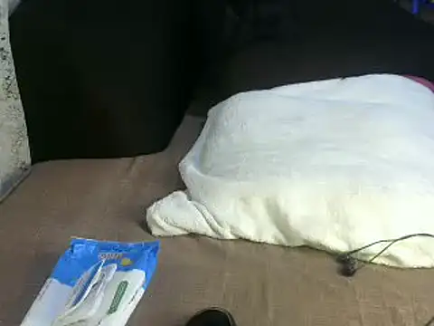 Snapshot of Soft_gal12 chatting on March 13, 7:09 am Soft gal12 online show from March 13, 7:09 am