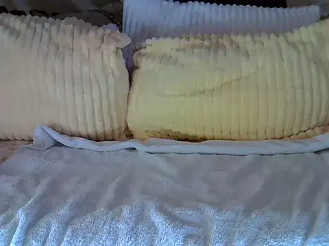 Snapshot of Soft_gal12 chatting on September 12, 6:46 am Soft gal12 online show from September 12, 6:46 am